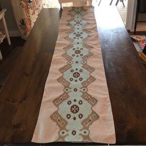 Table Runner
